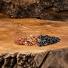 Kristallstein-Mischungen_Obsidian-Karneol auf Holz