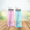Wasserfilter-Trinkflaschen für Wanderung und Camping rosa und blau nebeneinander