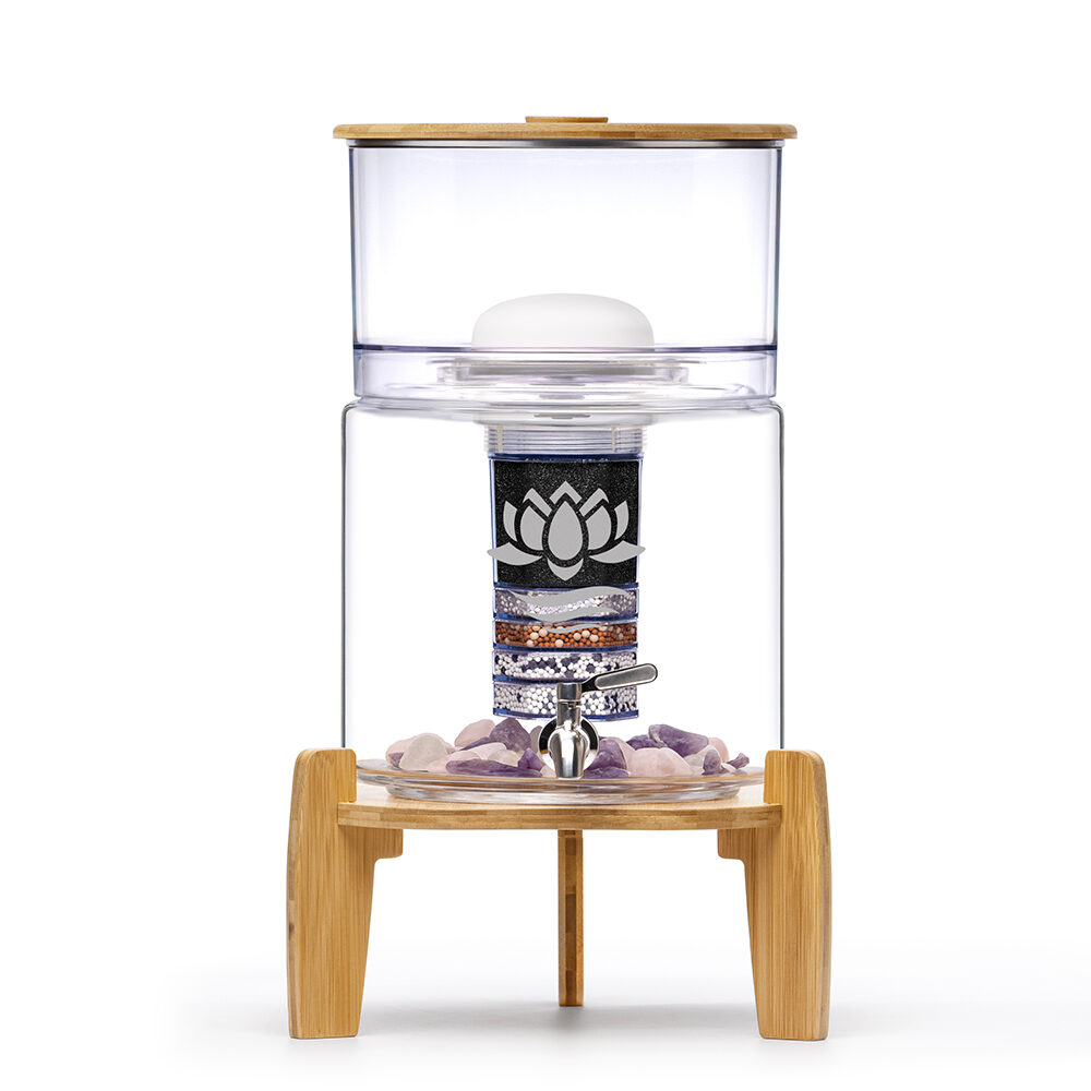 Produktbild: Standfilter KAITO 8L von Lotus Vita mit Sockel und Deckel in Bambus.