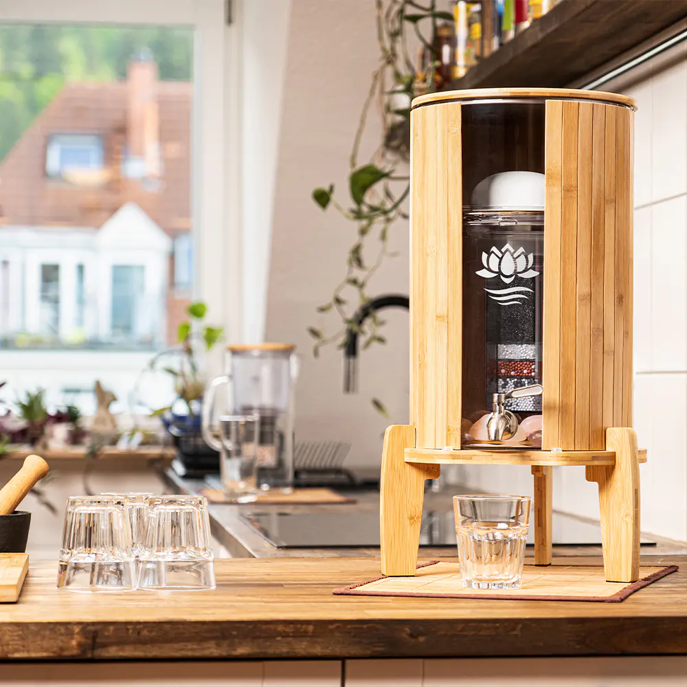 KENDRA | Bambus 9L Wasserfilter | Glas - Lotus Vita Wasserfilter