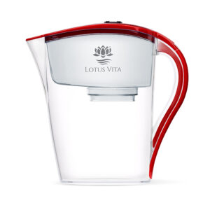 Produktbild: Wasserfilter Kanne Family mit Deckel und Griff in rot.