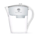 Produktbild: Wasserfilter Kanne Family mit Deckel und Griff in weiss.